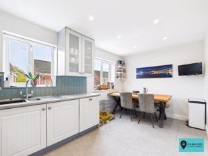 Kitchen/Diner- click for photo gallery